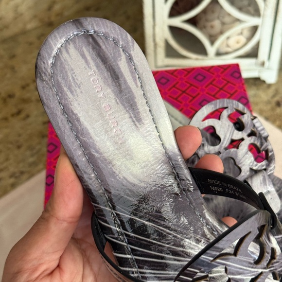 New Tory Burch miller sandal  printed patent leather cat portrait - Picture 6 of 8